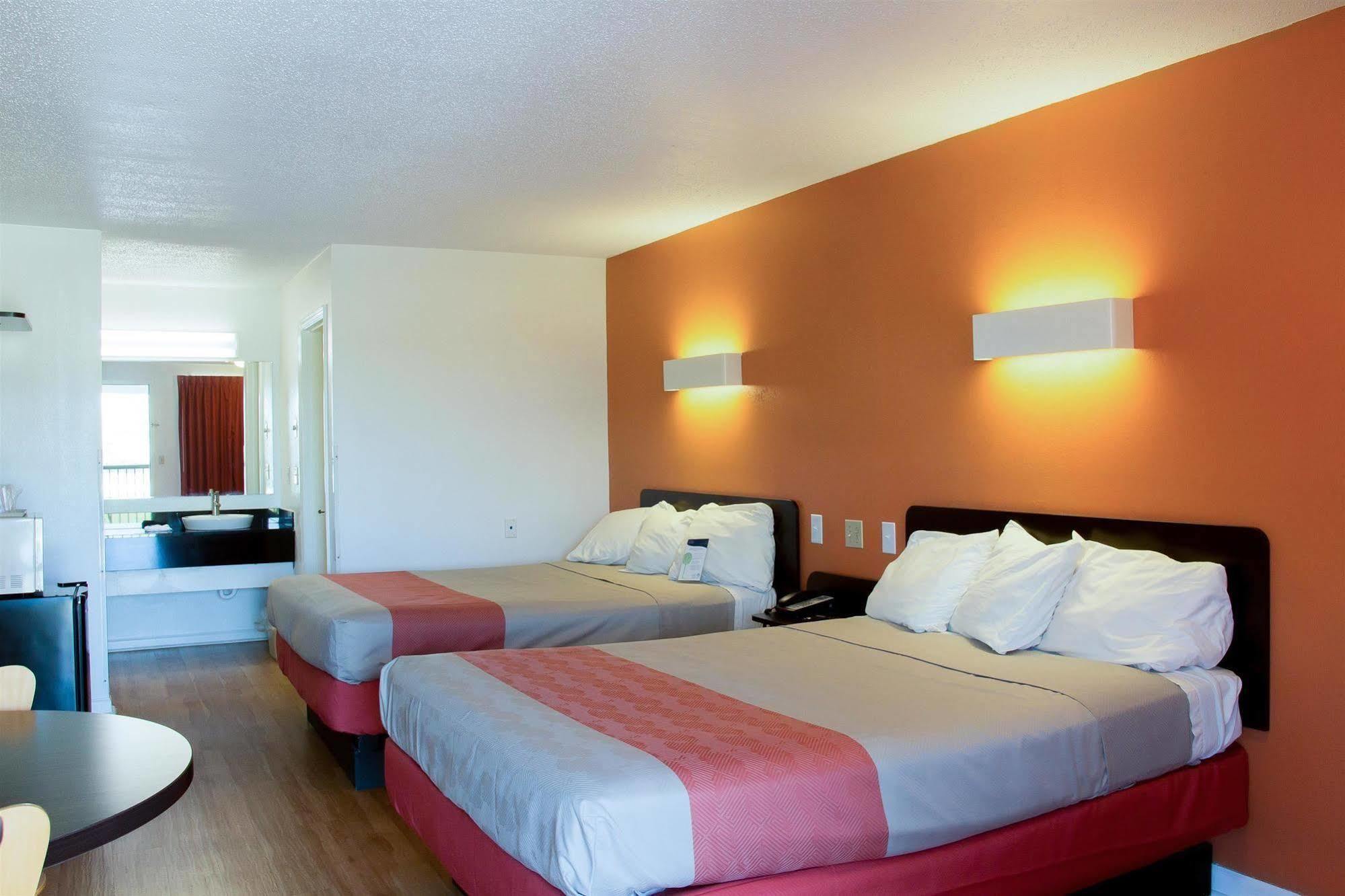 Hotel 6-cookeville, Tn Cookeville