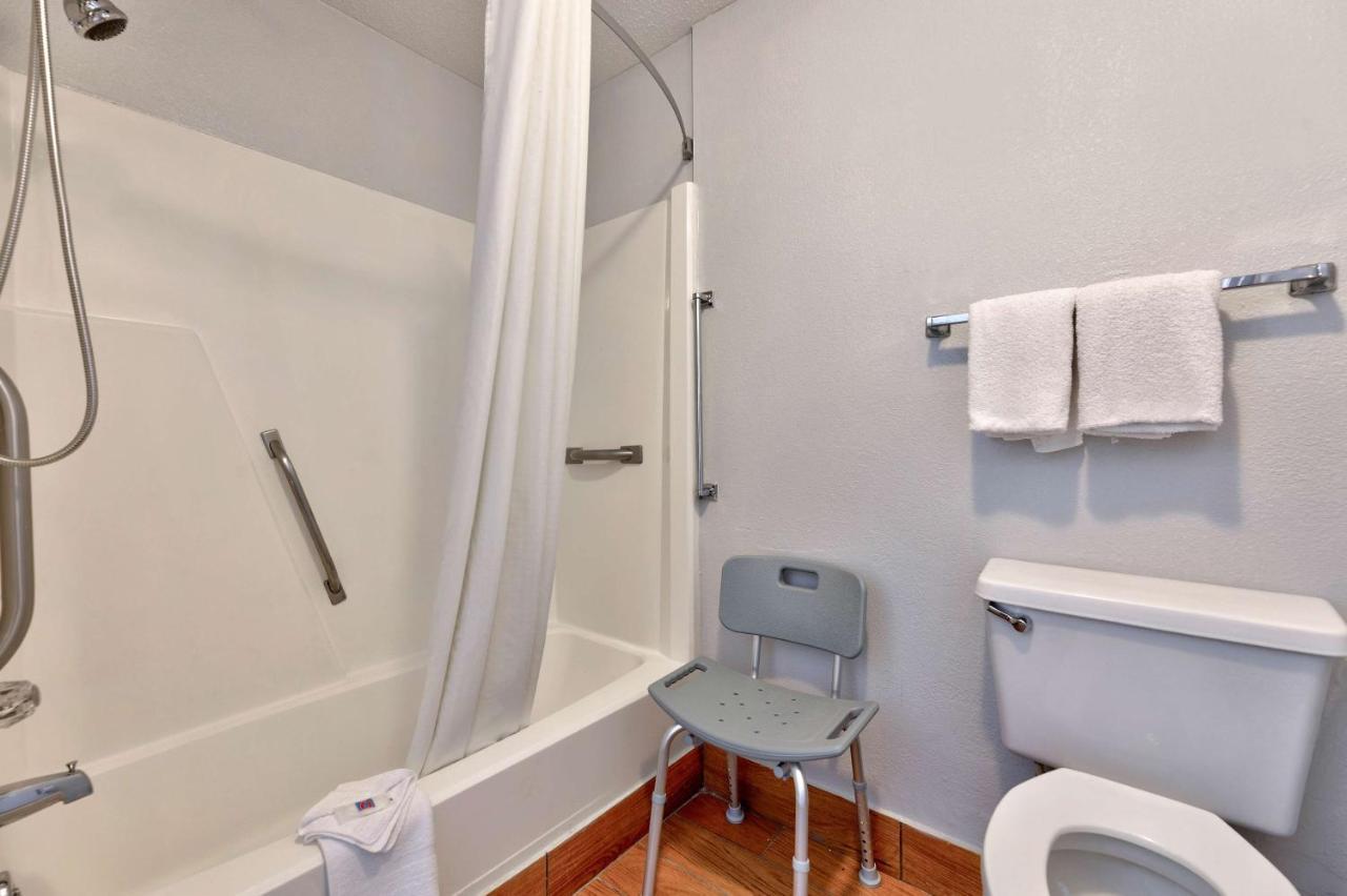 Motel 6-Cookeville, Tn 2*