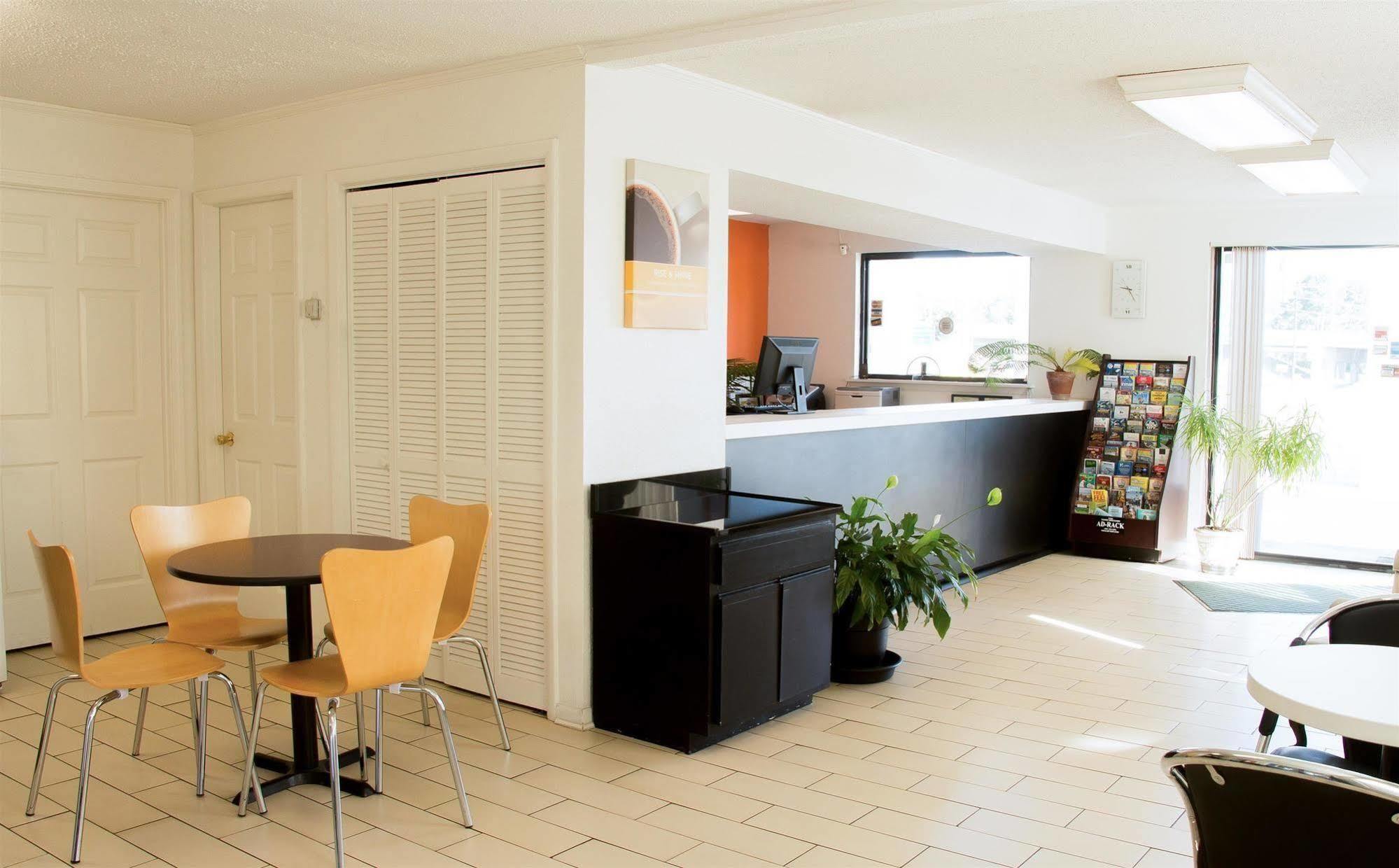 Motel 6-Cookeville, Tn 2*